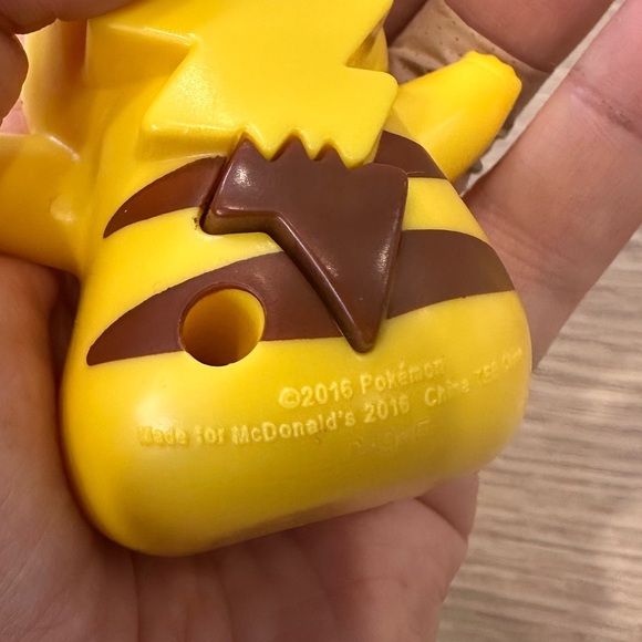 McDonalds Pokemon Pikachu, Rowlet, and Psyduck Toy Set of 3 2016-2017 - Picture 6 of 7